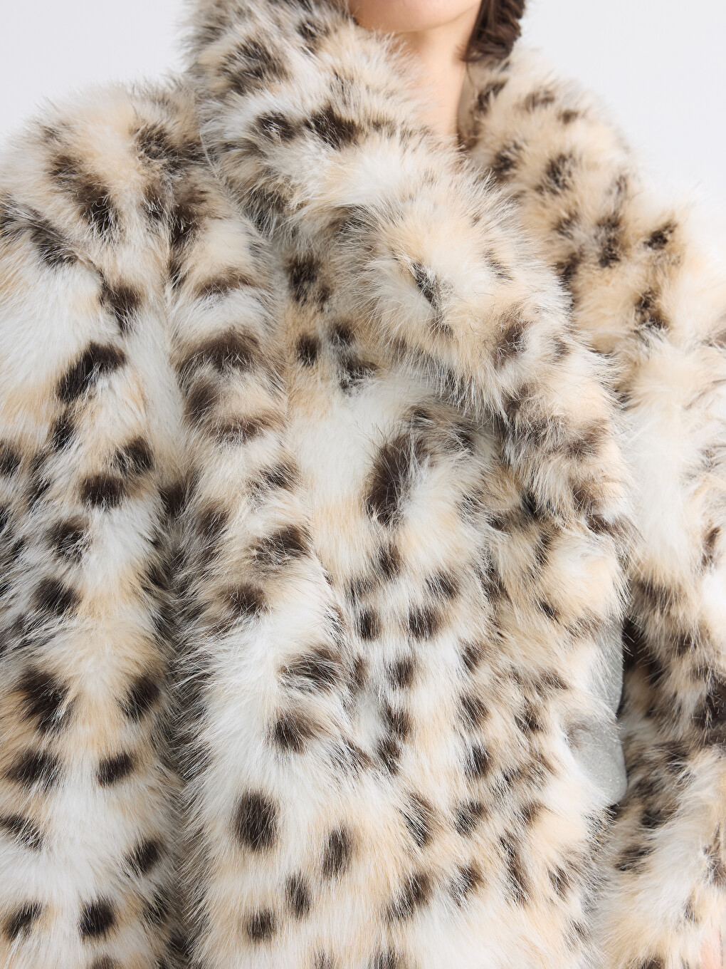 Ekru Leopar Desenli Kadın Kürk Kaban-3