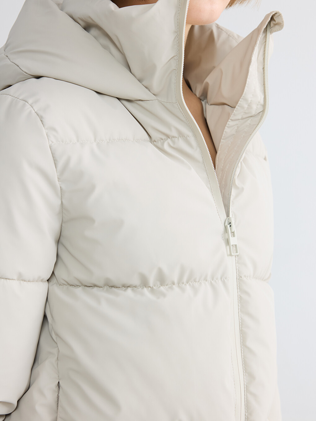 Hooded Women's Puffer Coat-2
