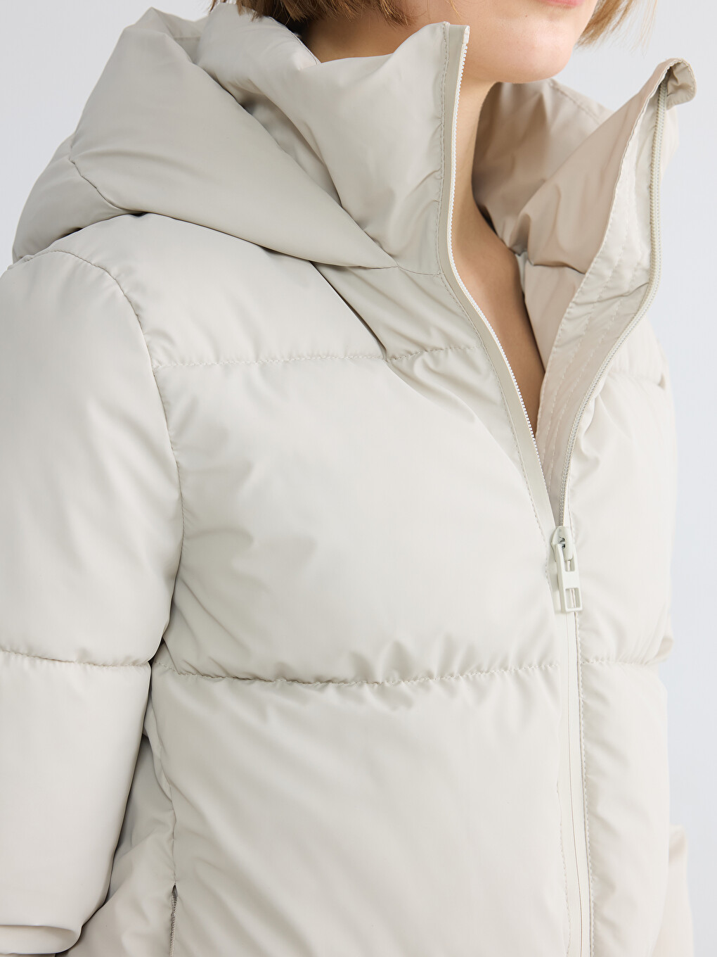 Hooded Women's Puffer Coat-3