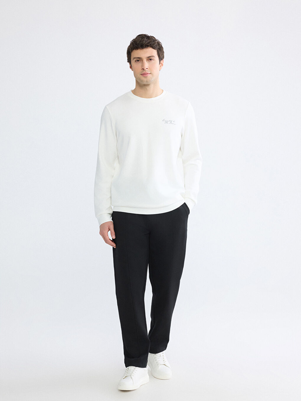 Ekru Bisiklet Yaka Nakışlı Erkek Sweatshirt-1