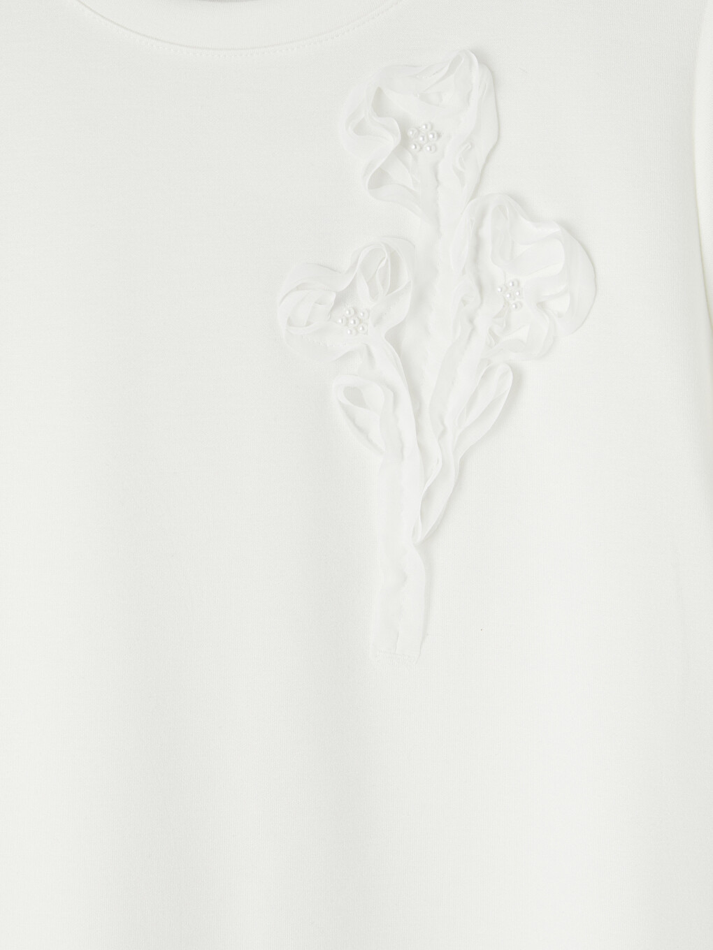 Beyaz Soft Touch Çiçek Aplikeli Bluz-2