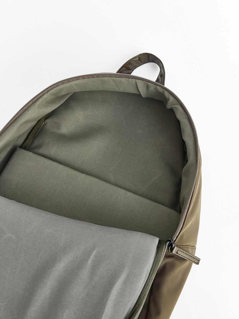 Mann Braun Rucksack-3
