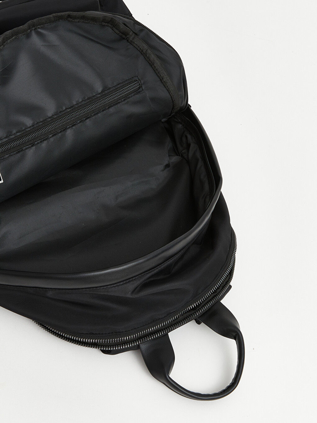 Adjustable Strapped Men's Backpack-3