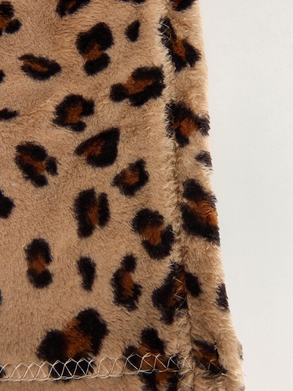 Leopard Patterned Double Person Blanket-3
