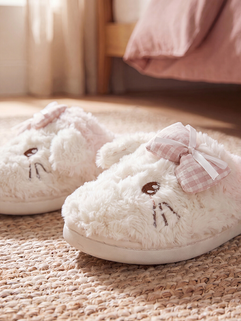 Animal Figure Embroidered Women's Slipper-1
