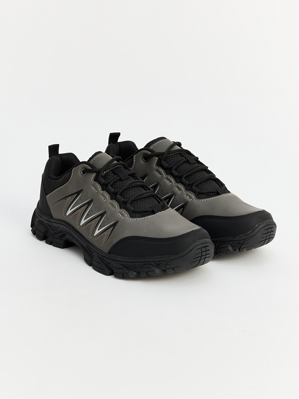 Laced Men's Trekking Shoes