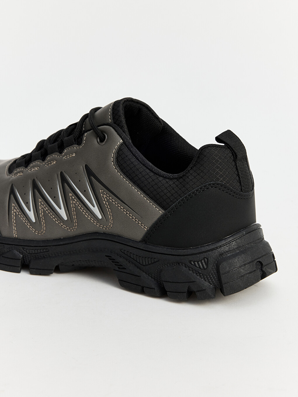 Laced Men's Trekking Shoes-1