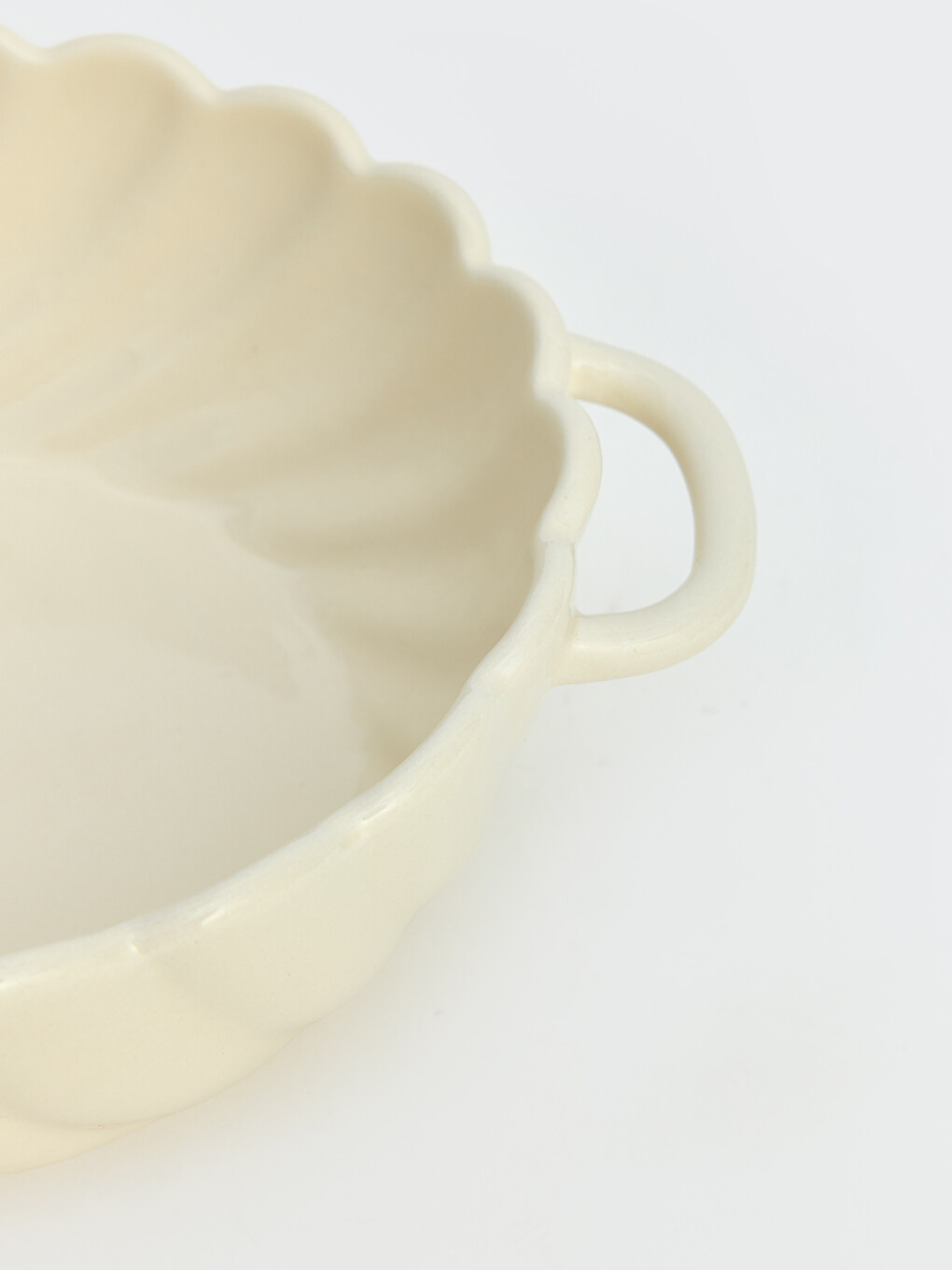 Spiral Patterned Wavy Edged Handled Plate-4