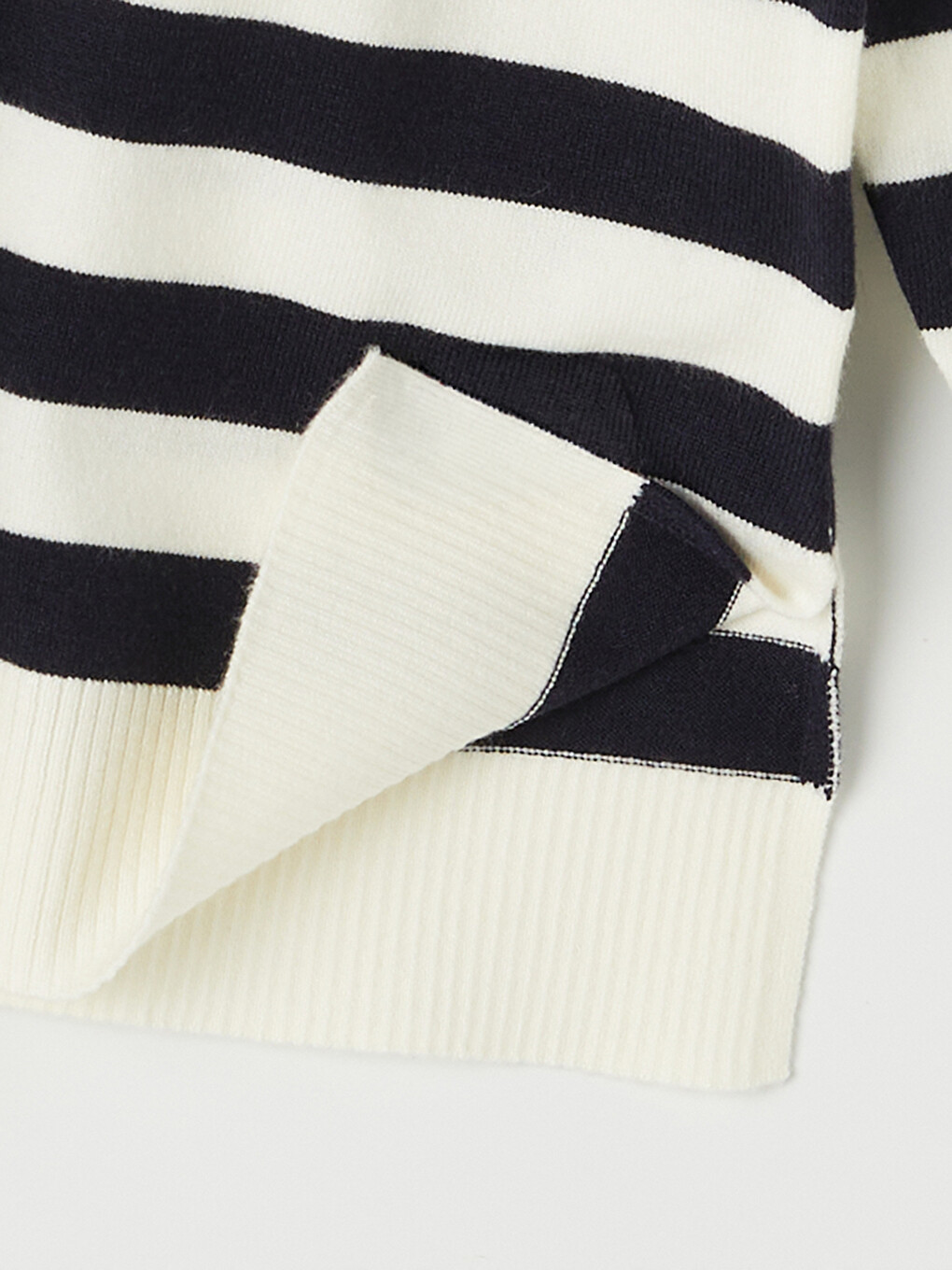 Crew Neck Striped Women's Knitwear Sweater-4