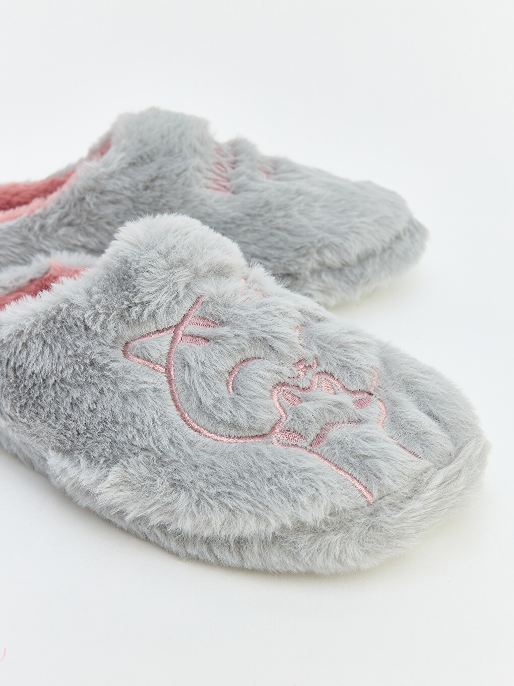 Cat Embroidered Girls' Plush Home Slipper-2
