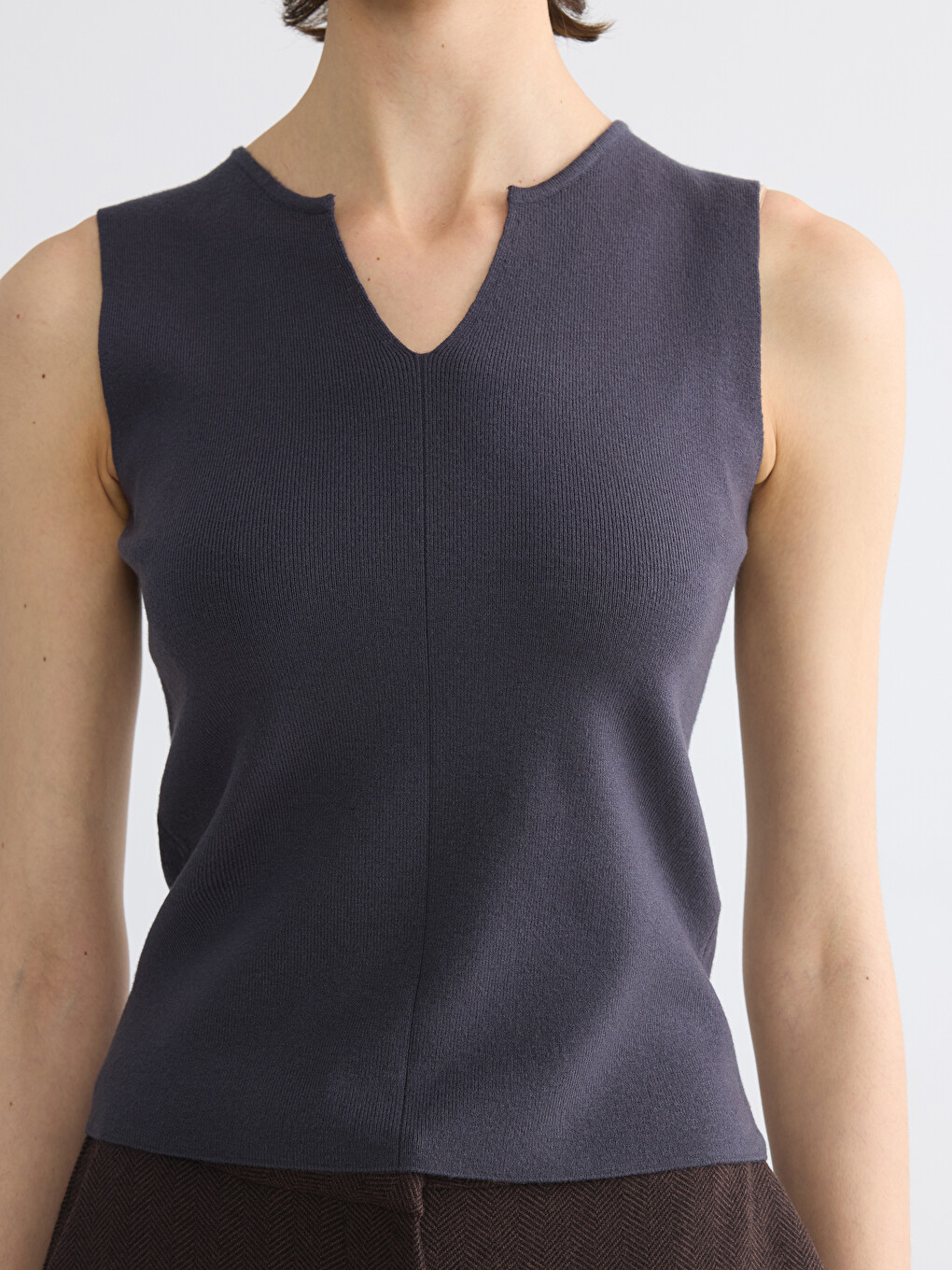 V Neck Women's Knitwear Tank Top-2
