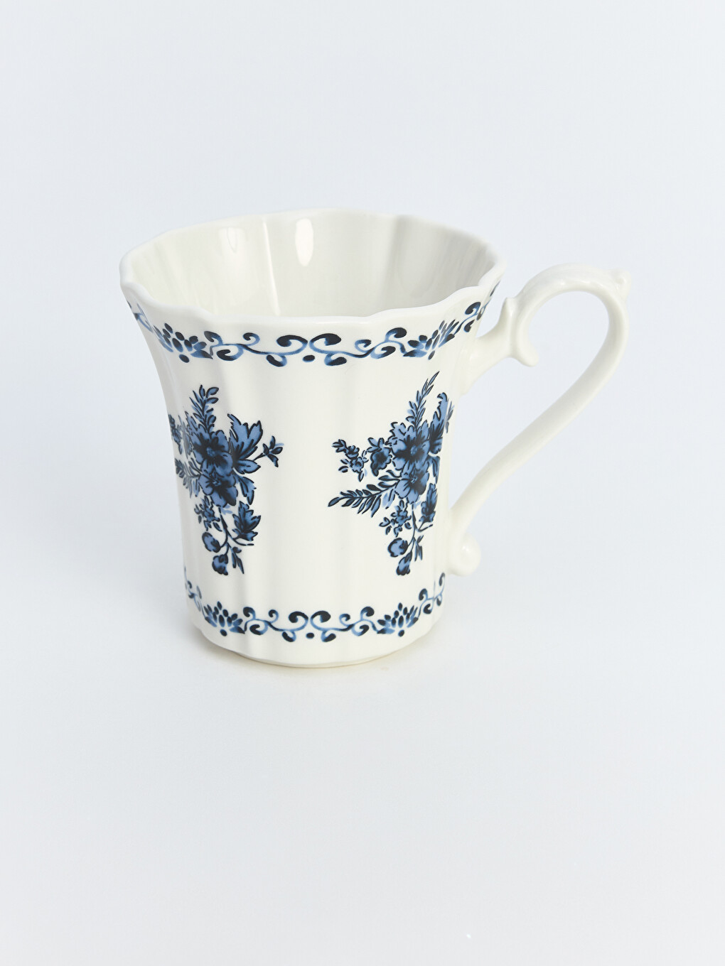 Гүлді Өрнекті Фарфор Кружка 250 Ml-1