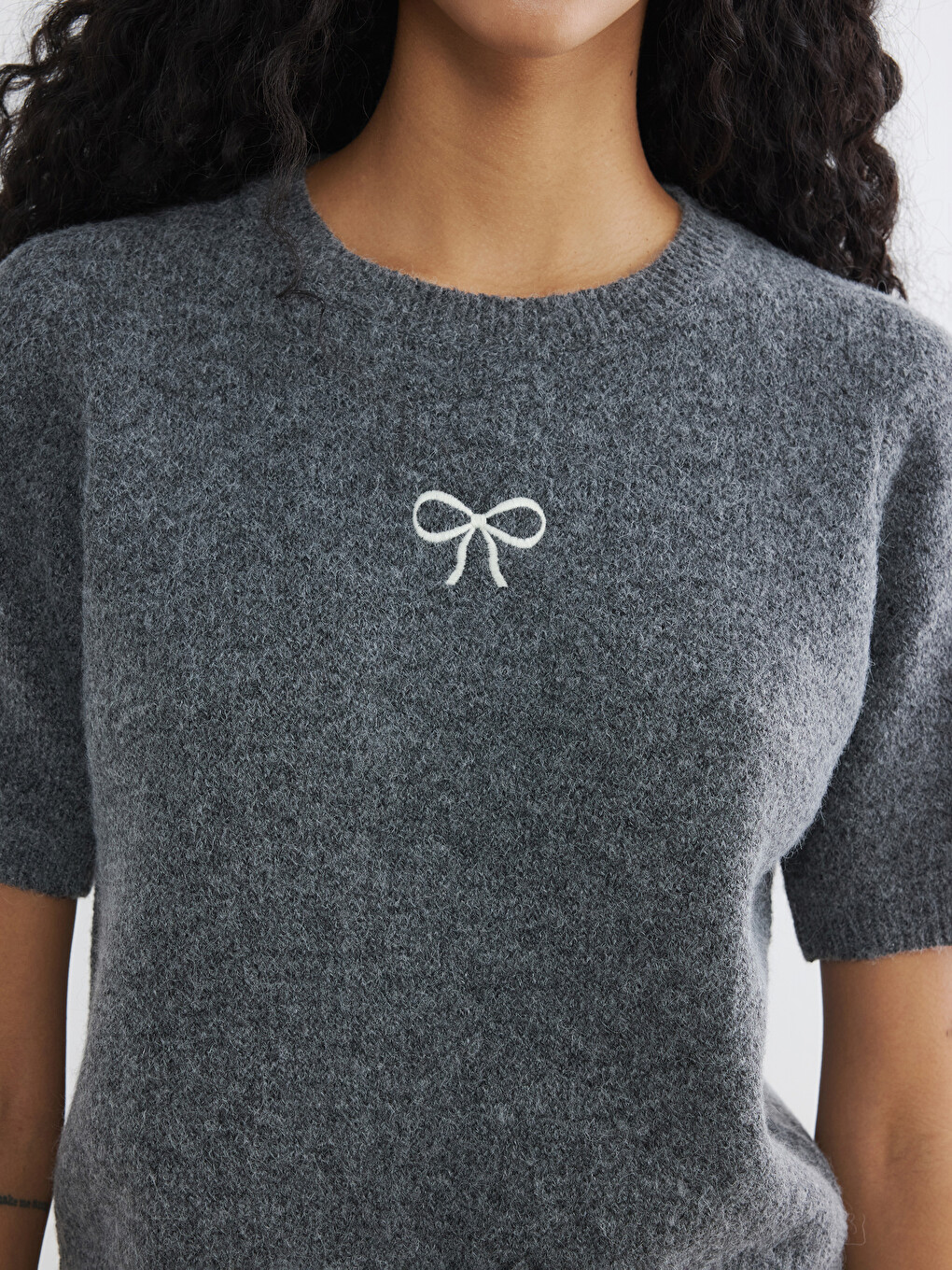 Embroidered Short Sleeved Women's Knitwear Sweater-2