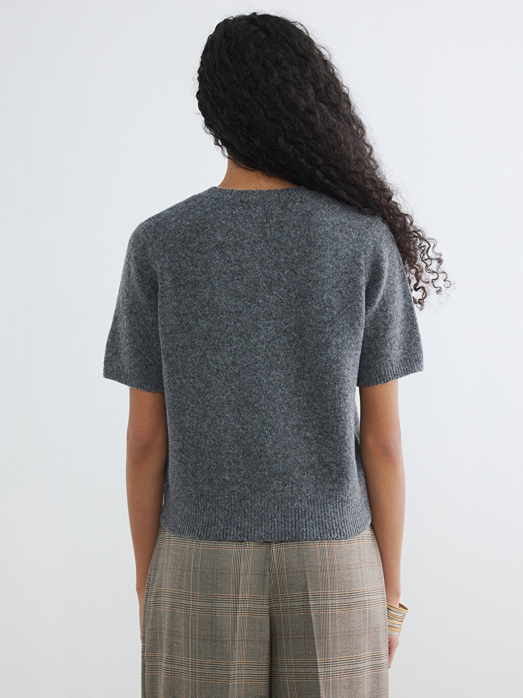 Embroidered Short Sleeved Women's Knitwear Sweater-3