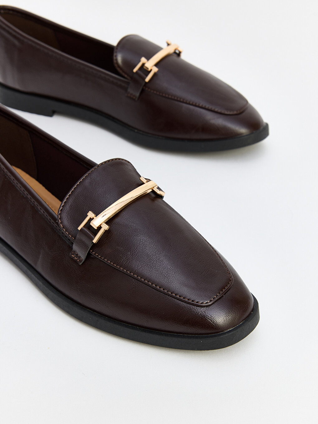 Round Toe Metal Buckle Women's Loafer-1