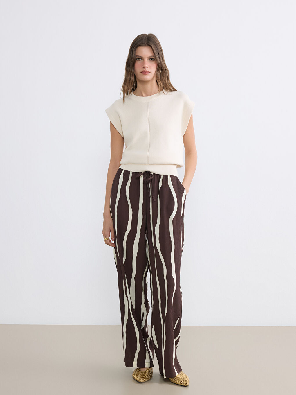 Ekru Bisiklet Yaka Kadın Triko Süveter-1