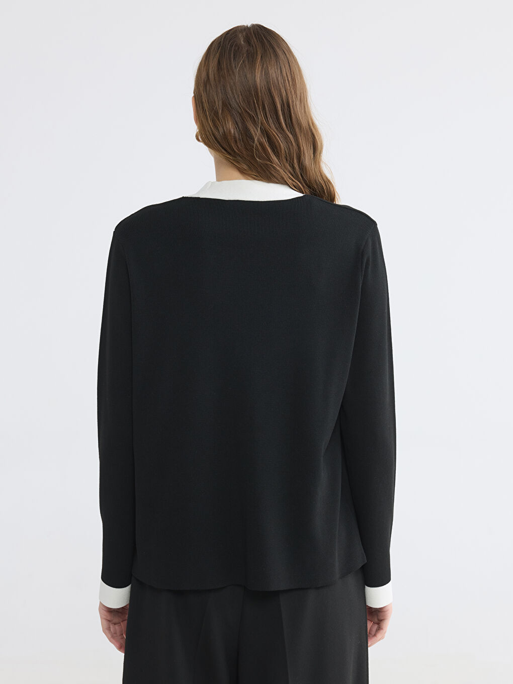 Siyah V Yaka Kadın Triko Hırka-3