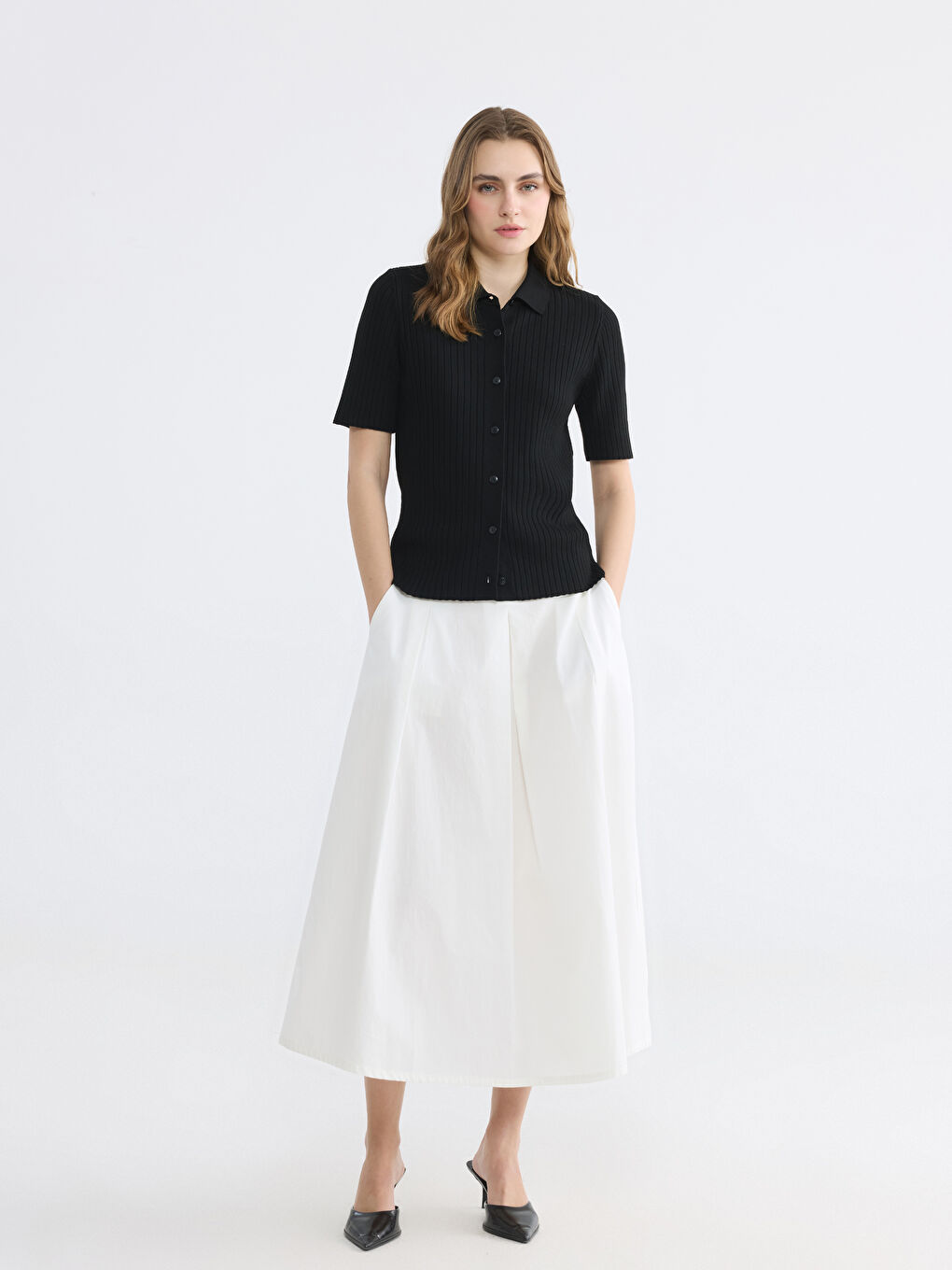 Siyah Polo Yaka Kadın Triko Hırka-1