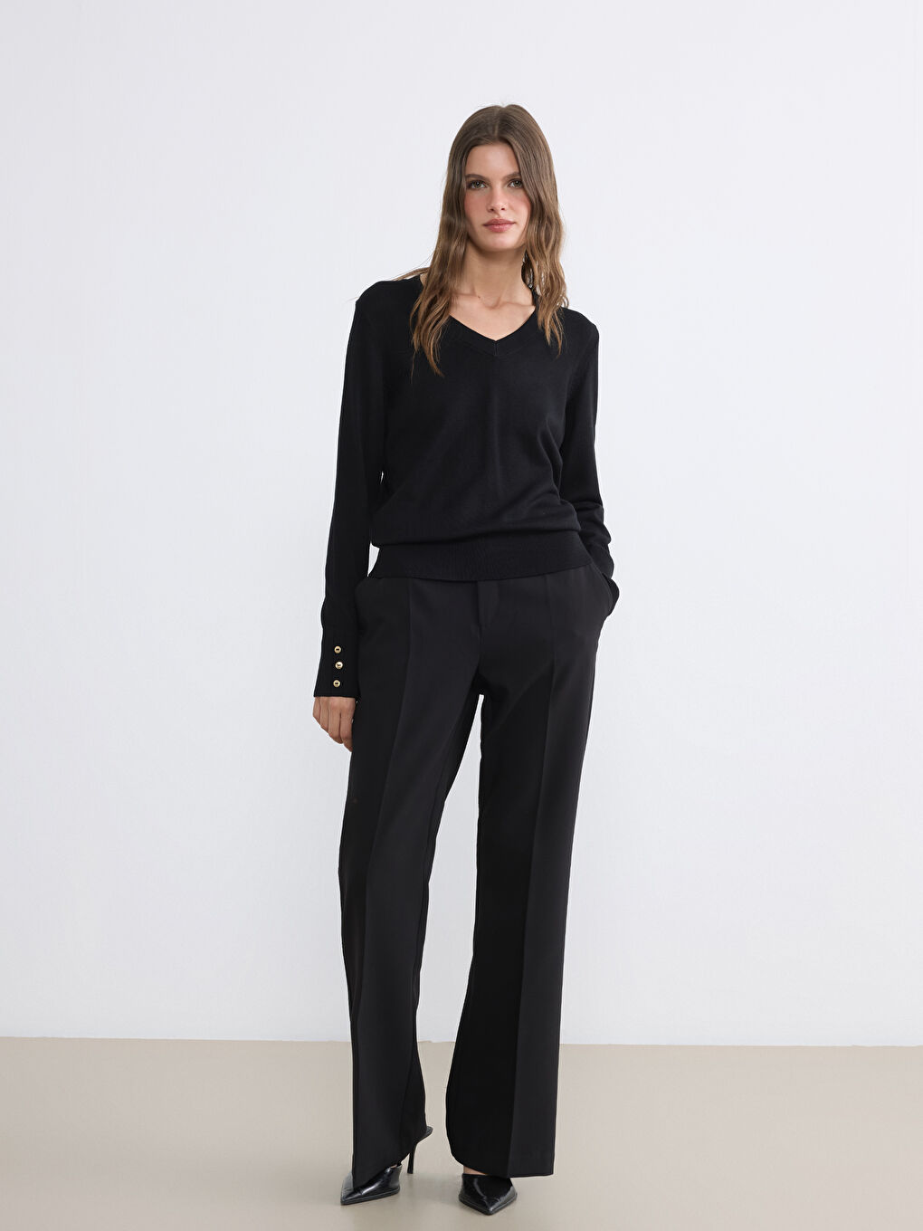 Siyah V Yaka Kadın Triko Kazak-1