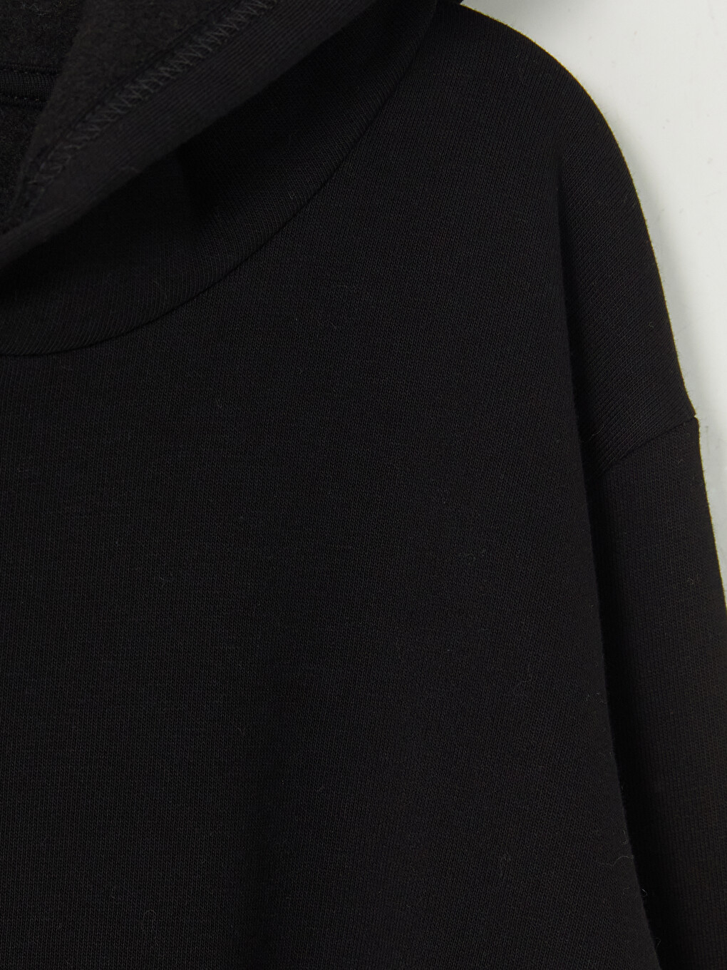 Siyah Kapüşonlu Erkek Çocuk Kalın Sweatshirt-1