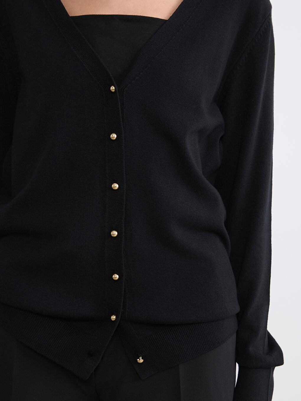 Siyah V Yaka Kadın Triko Hırka-2