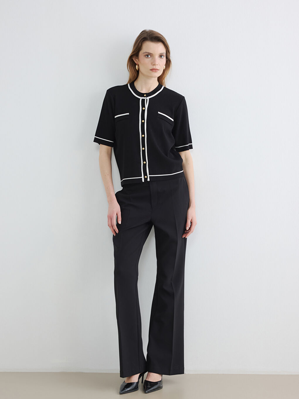 Siyah Bisiklet Yaka Kadın Triko Hırka-1