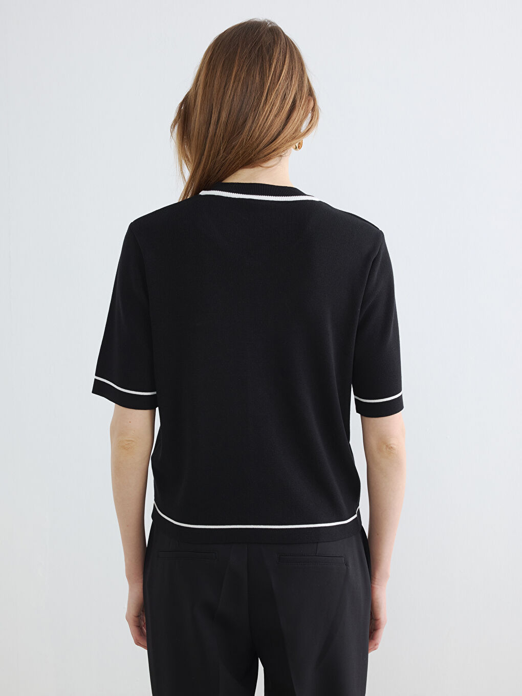 Siyah Bisiklet Yaka Kadın Triko Hırka-3