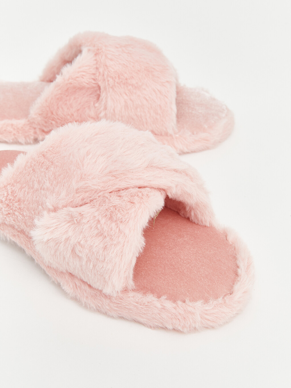 Cross Strapped Plush Women's Home Slipper-2