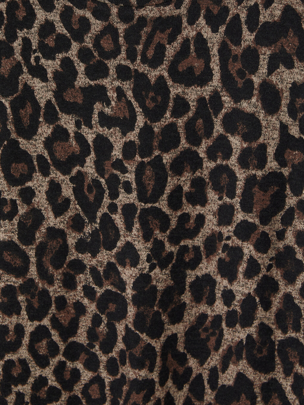 Žensko Tijelo S Okruglim Izrezom I Leopard Uzorkom-6