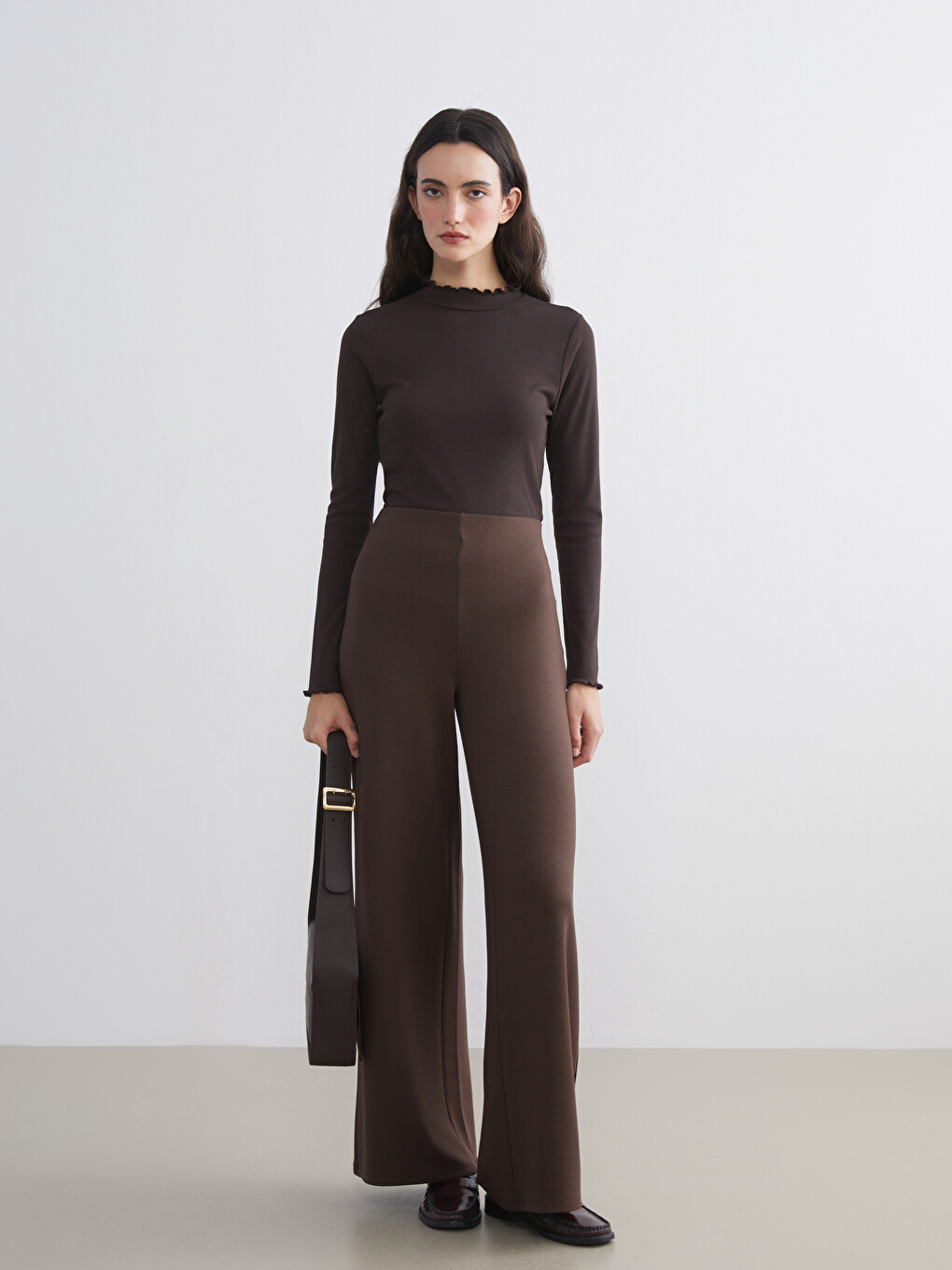 Woman Brown Sweatpants