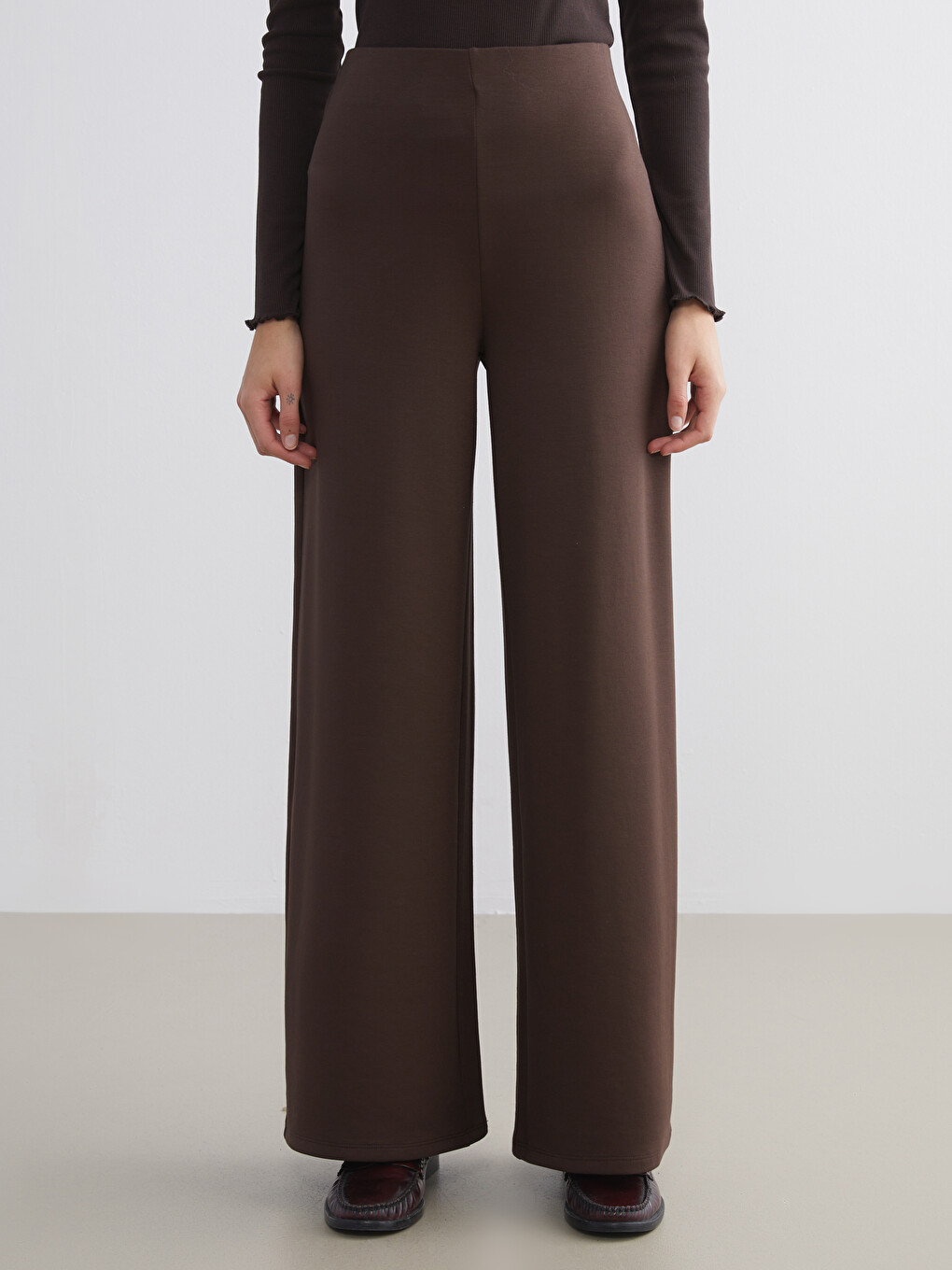 Woman Brown Sweatpants-1