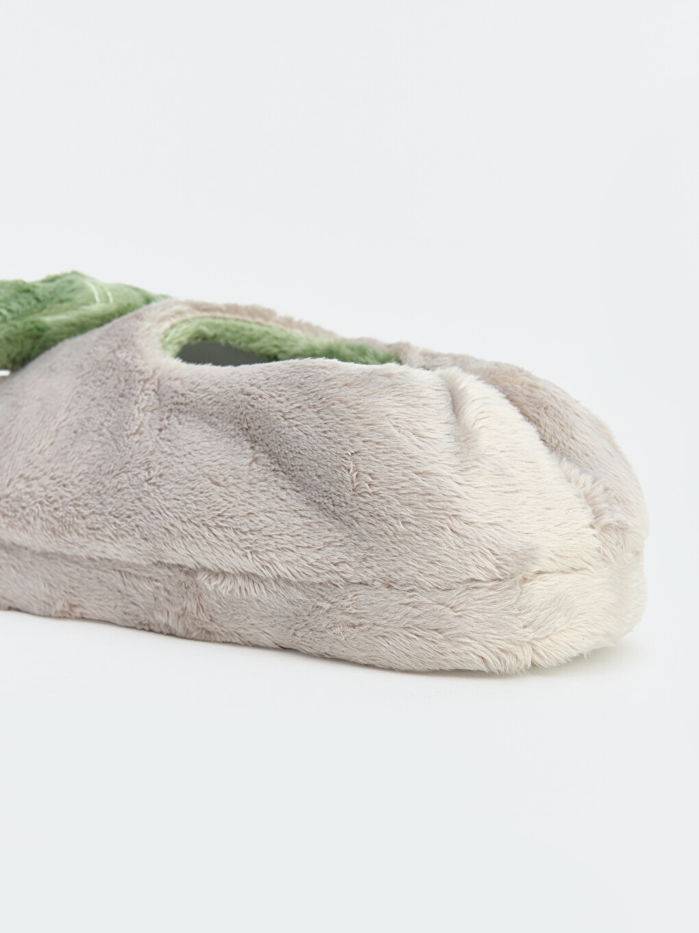 نەعلەی ماڵەوەی کوڕان بە وێنەی Baby Yoda-4