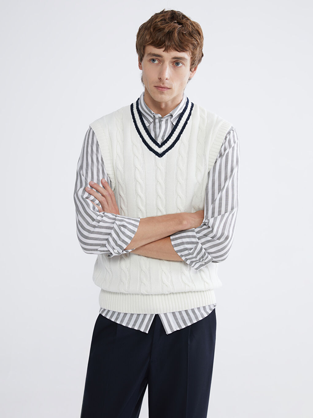 Ekru V Yaka Desenli Erkek Triko Süveter