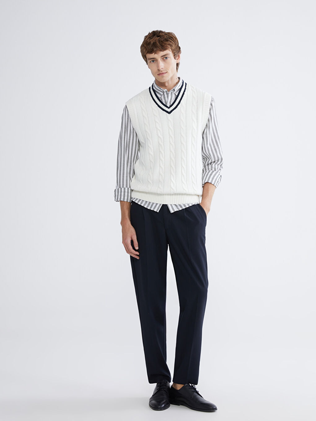 Ekru V Yaka Desenli Erkek Triko Süveter-1