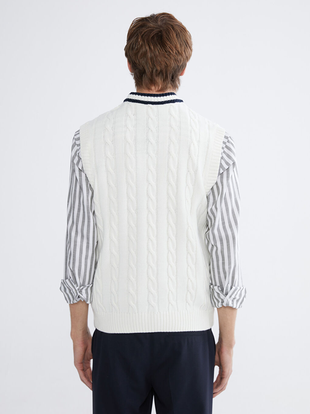 Ekru V Yaka Desenli Erkek Triko Süveter-3