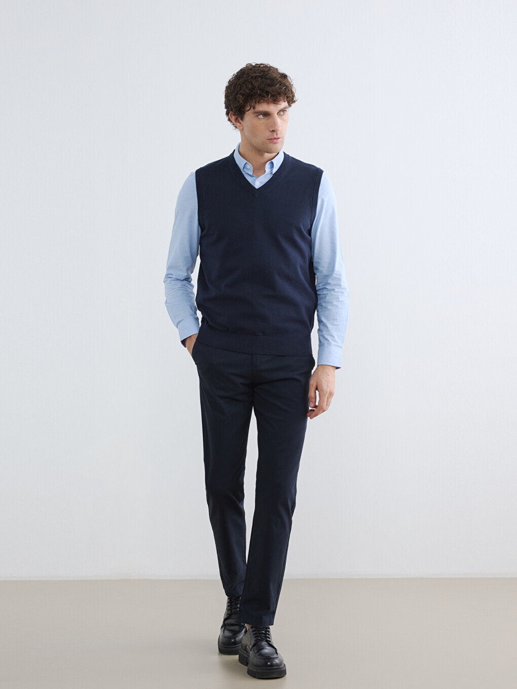 Regular Fit V Neck Men's Knitwear Gilet-1