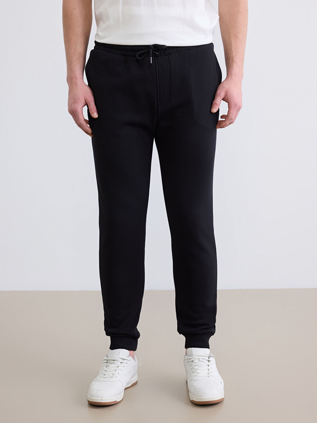 Siyah Standart Kalıp Erkek Jogger Eşofman Altı-1