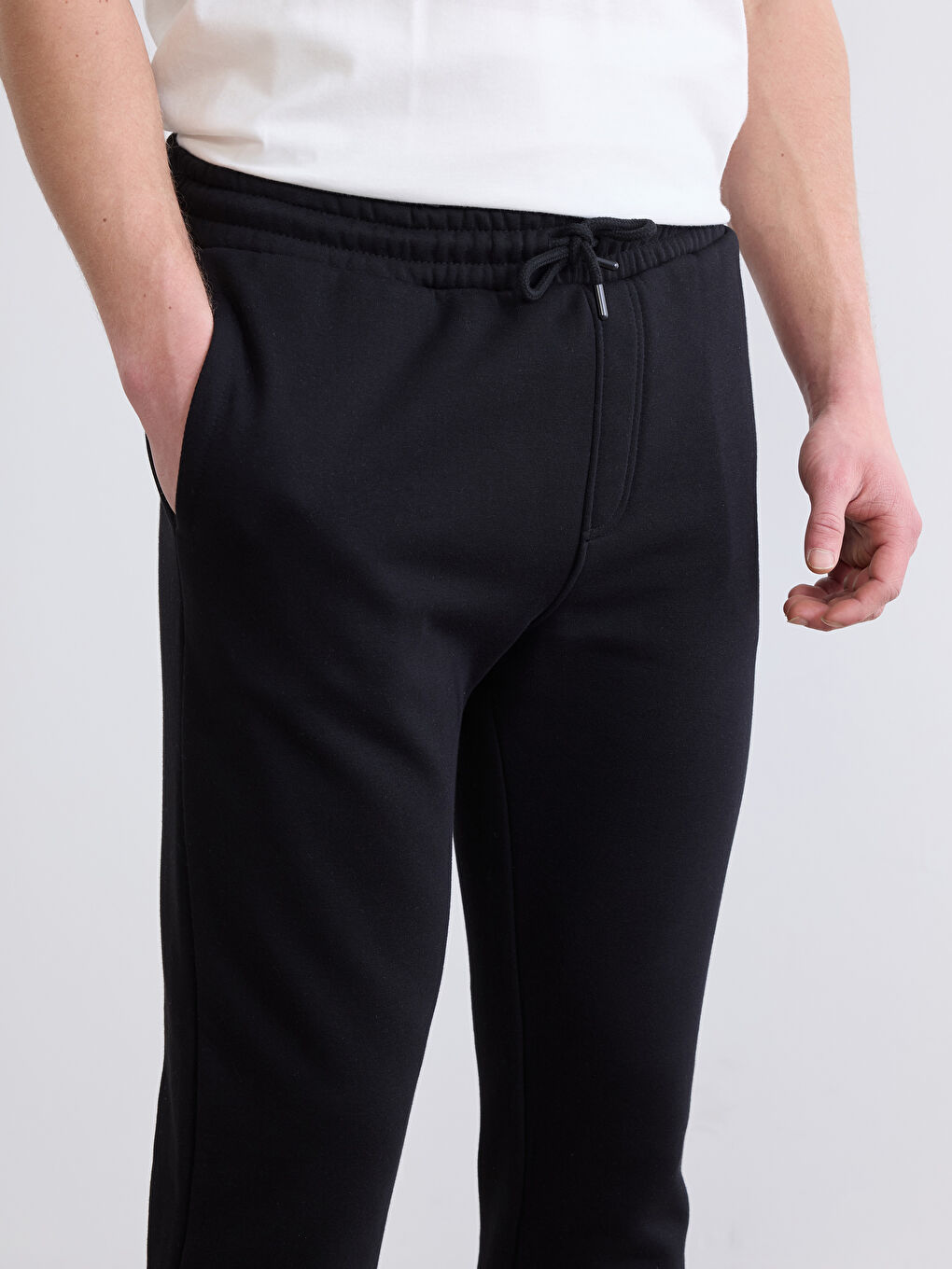 Siyah Standart Kalıp Erkek Jogger Eşofman Altı-2