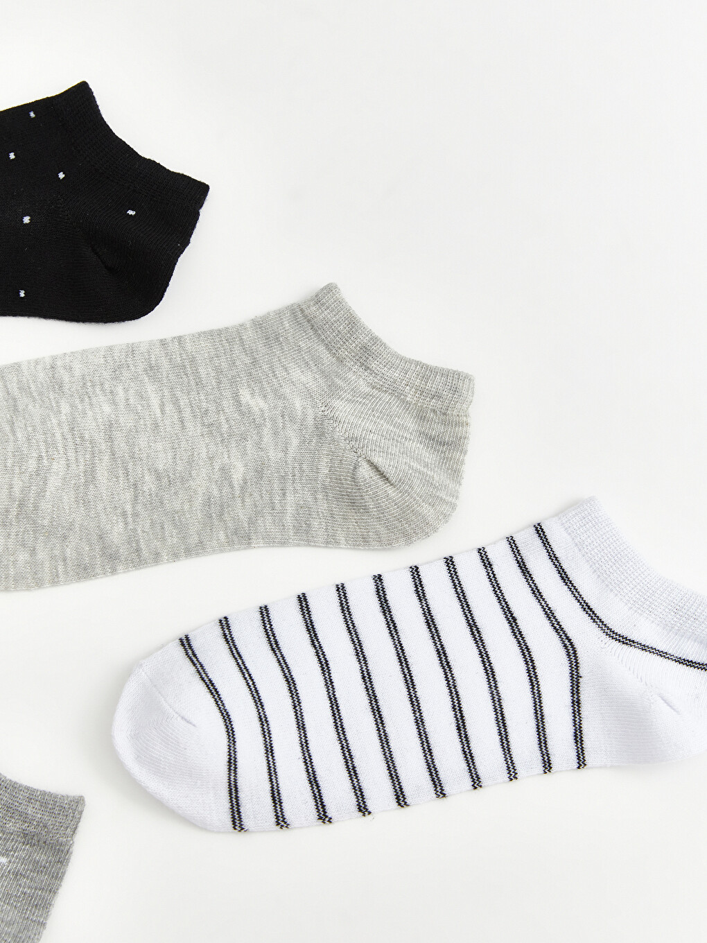Woman Black Trainer Socks-1