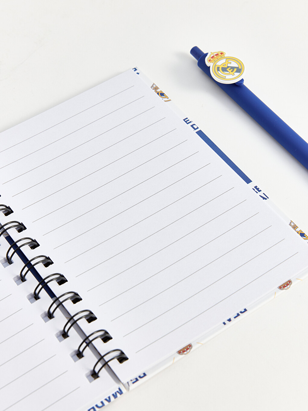 Real Madrid Printed Notebook And Pen Set-2