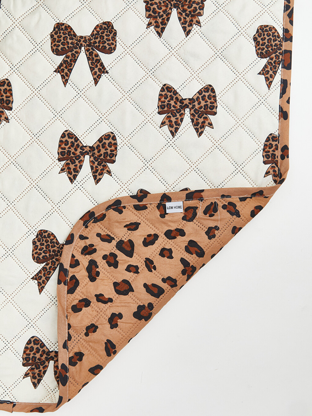 Bow Patterned Double Bedspread-3