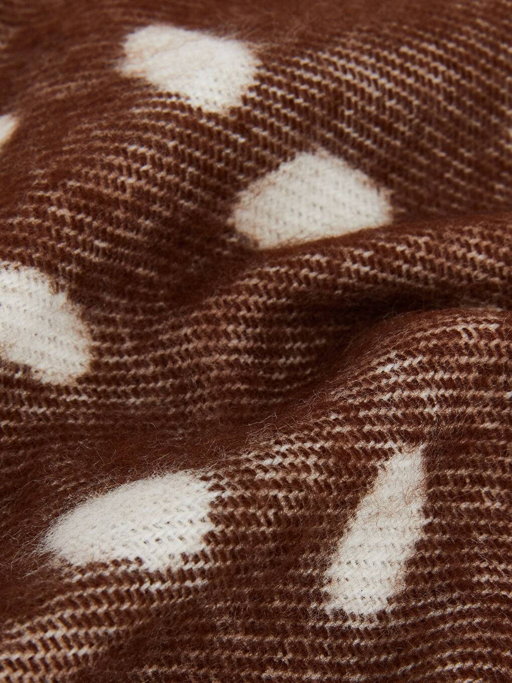 Kahverengi Püskül Detaylı Desenli Kadın Atkı-2