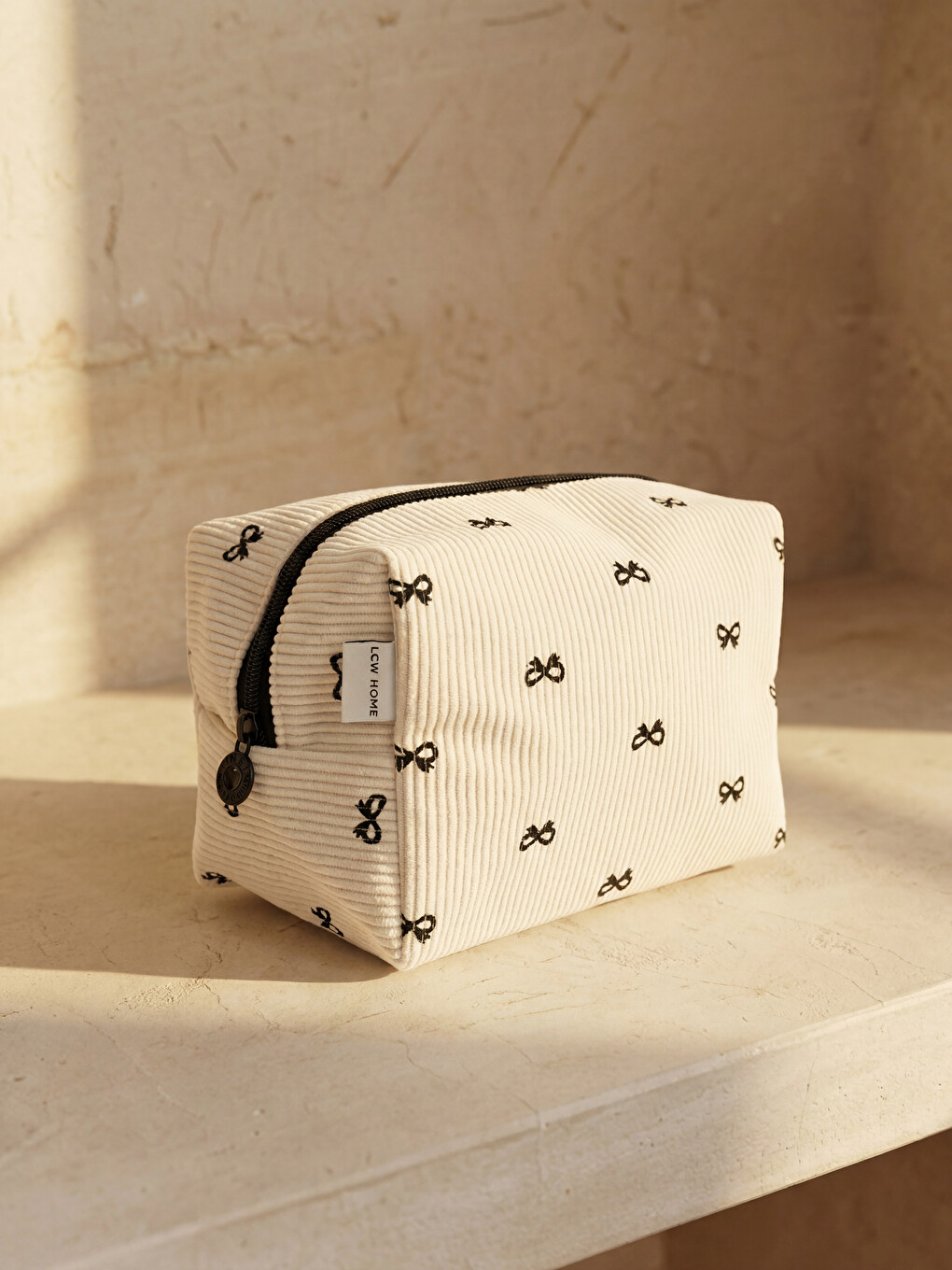 Bow Figured Makeup Bag