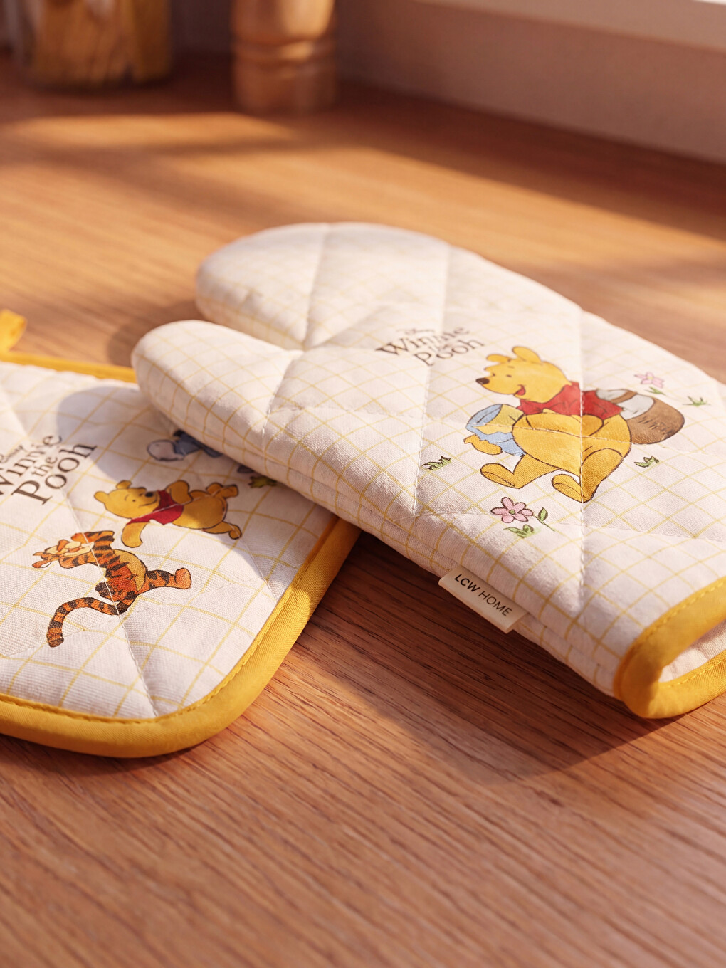 Karışık Winnie The Pooh Baskılı Fırın Eldiveni Ve Tutaç-1