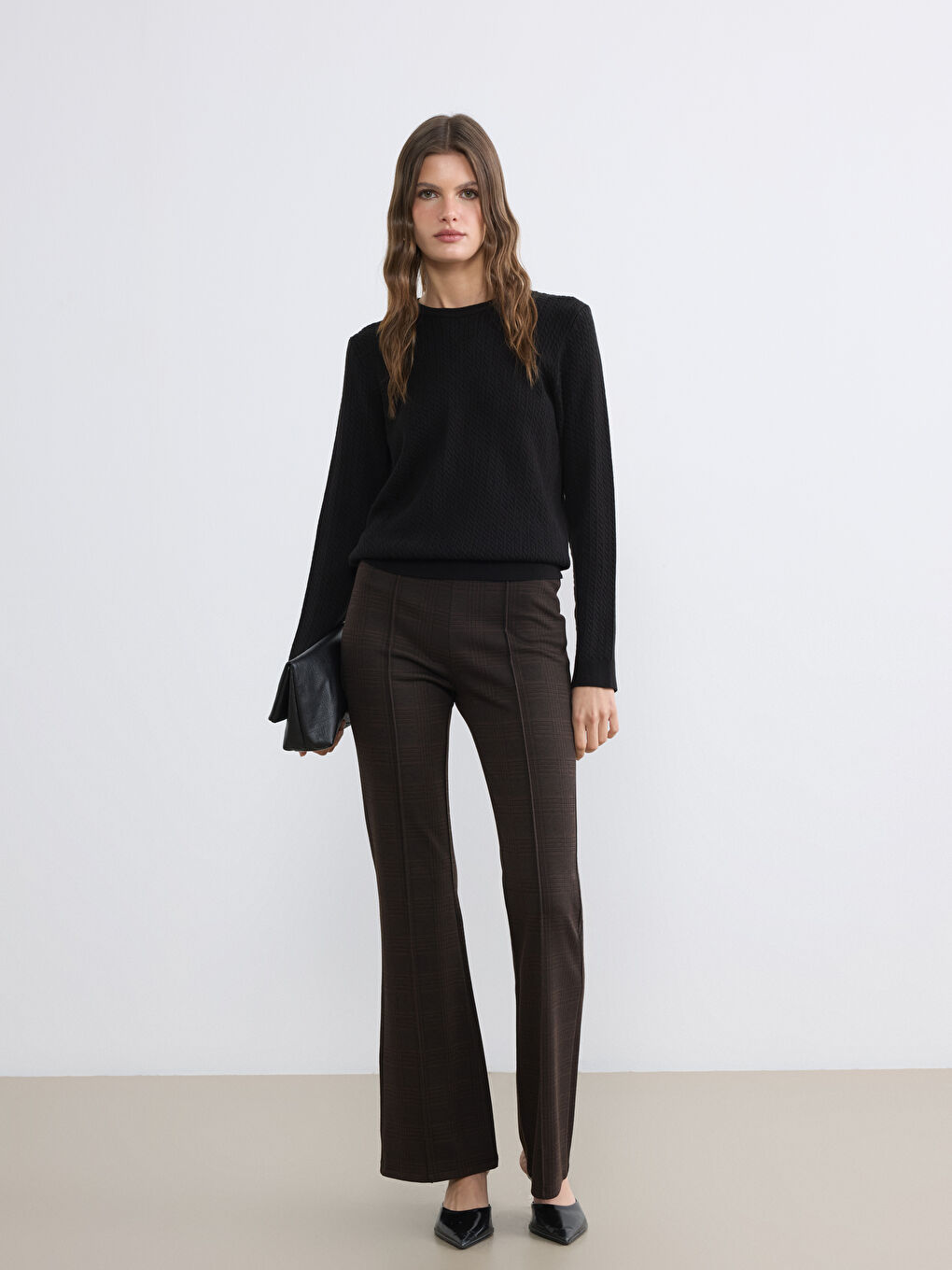 Siyah Bisiklet Yaka Desenli Kadın Triko Kazak	-1