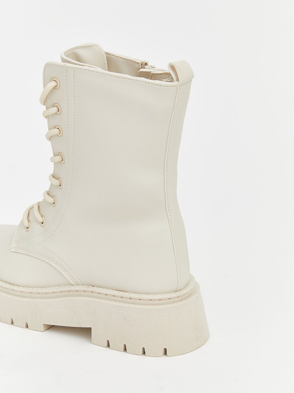 Bej Bağcıklı Kalın Tabanlı Kadın Postal Bot-4