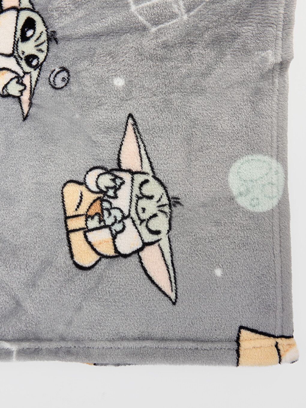 Pătură Tv Din Pluș Imprimată Baby Yoda 100x150 Cm-2