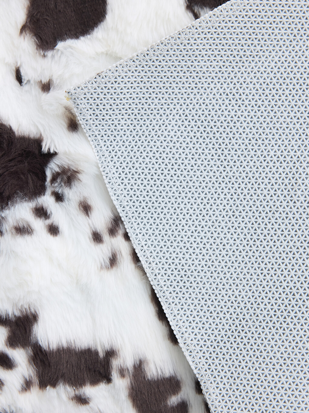 Soft Textured Plush Carpet-1