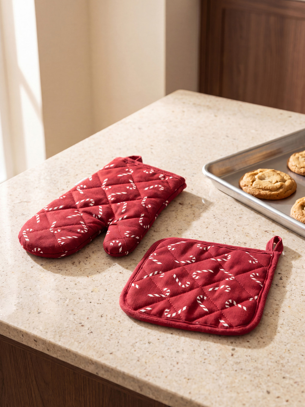 Cane Patterned Oven Glove And Pot Holder