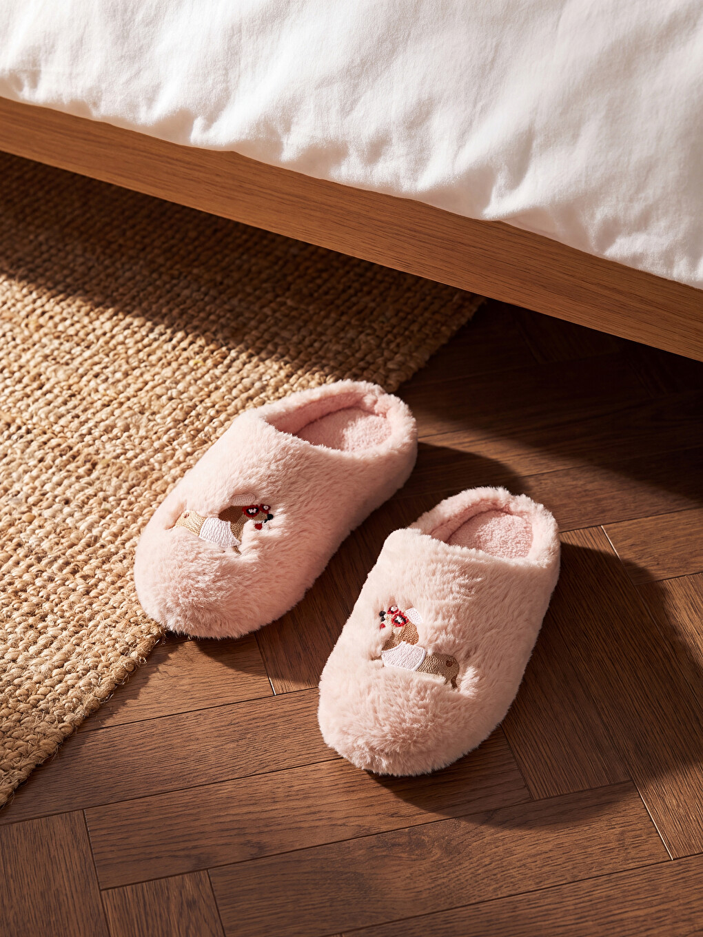 Dog Embroidered Plush Women's Home Slipper